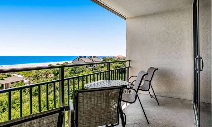Fernandina Beach Condo | Amelia Island Plantation condo with ocean views, balcony, pool