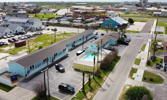 Port Aransas Hotel | Amelia's Landing Hotel