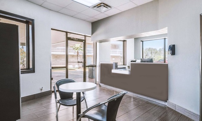 Beeville Hotel | Americas Best Value Inn Beeville