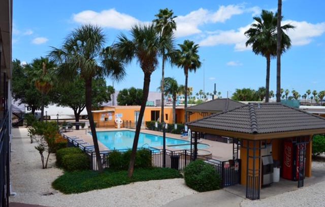 Bonanza Hotel | Americas Best Value Inn Laredo