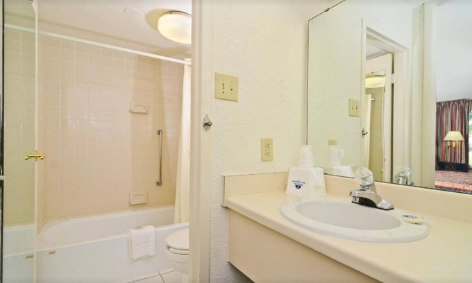 Wilson Apartment | Americas Best Value Inn Wilson - Unit 3 (ONE BED) GROUND FLOOR