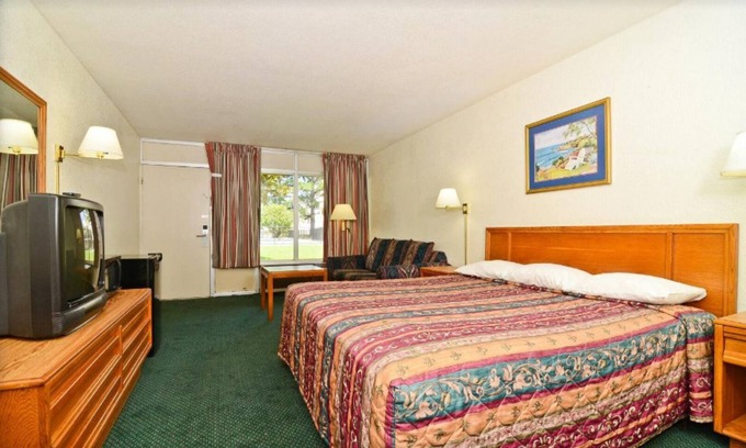 Wilson Apartment | Americas Best Value Inn Wilson - UNIT 7(ONE BED)