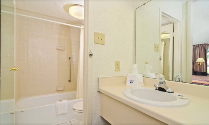 Wilson Apartment | Americas Best Value Inn Wilson - UNIT 17 ONE BED FIRST FLOOR