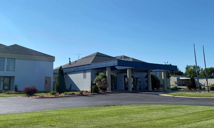 Fort Atkinson Hotel | AmericInn by Wyndham Fort Atkinson