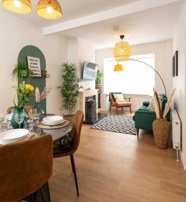 Belfast House | Amica Rose