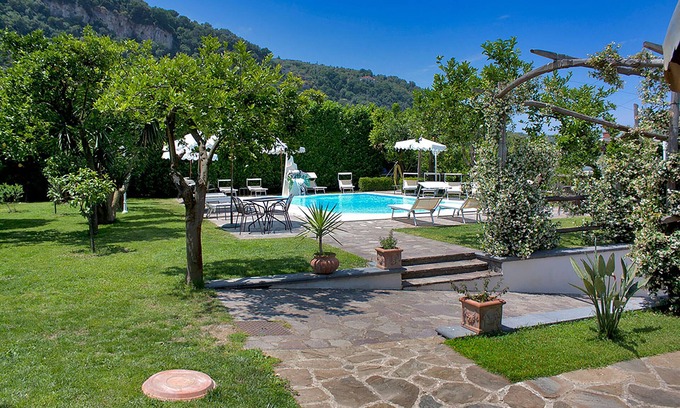 Sorrento Ski Chalet | AMORE RENTALS - Casa Limoneto with Shared Pool, Garden, Terraces and Parking
