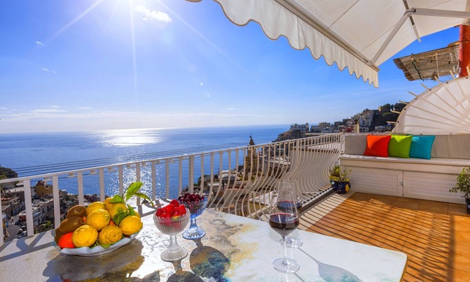Liparlati Ski Chalet | AMORE RENTALS - Casa Paradisea with Sea View Terraces