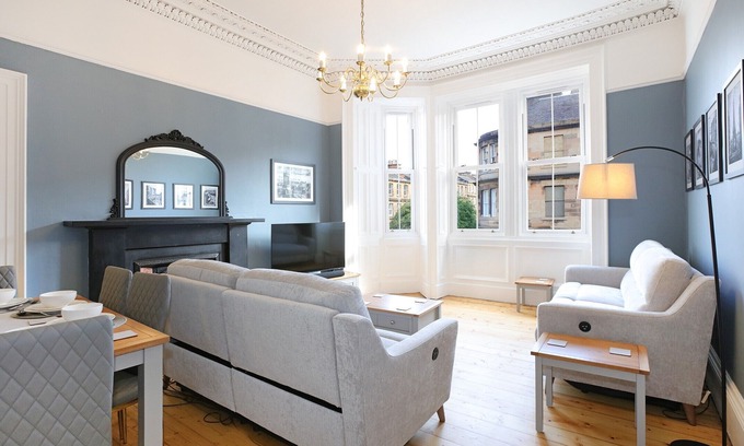Newington Apartment | An impressive 3-bedroom apartment, sleeping 6 guests, in a fabulous location.