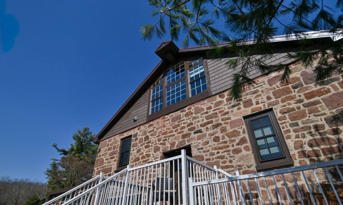 Stouchsburg Apartment | An old mill from the 1800`s has been renovated into a Mill House with three Suites - two with private entrances