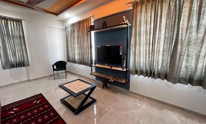 Nashik Apartment | Anahat Host-all : Cozy 2-bedroom apartment in Nashik with WiFi, AC Max 6 Pax