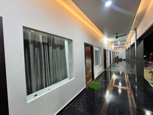 Misrikh Hotel | Ananya Hotel & Restaurant