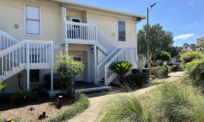 Holiday Isle Condo | Anchors Away - Unit 1040 on the Canal offers Free Beach Service!