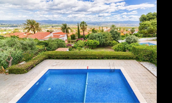Alhaurin de la Torre Villa | Andalusian House with private pool up to 12 people