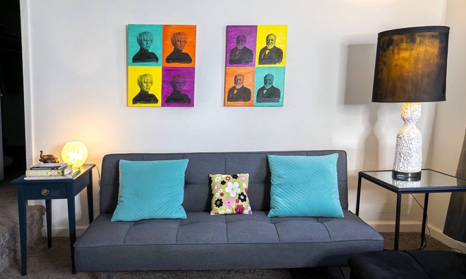 Mount Washington Apartment | Andrew & Andy Apt – Inspired by Pittsburgh Icons