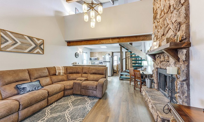 Angel Fire Condo | Angel Fire Condo < 1/2 Mi to Resort & Bike Park!