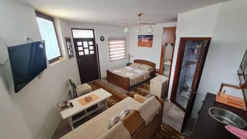 Brdo Apartment | Angelina