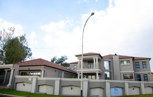 Emalahleni House | ANGELOCEAN GUEST HOUSE