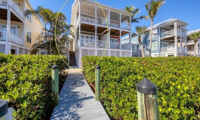 Placida House | Anglers Club 11792