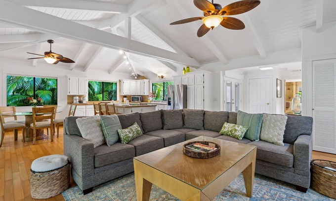 Kalihiwai House | Anini Mauka - A/C, close to the beach TVNC #4328