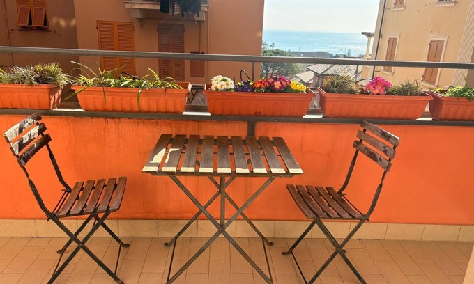 Nervi Apartment | Anna's Balcony. Apartment 2 steps away from Parks and the sea promenade