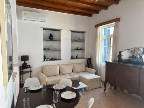 Smardakito House | Anna's village house