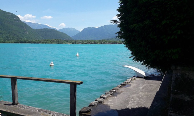 Chaparon House | Annecy lake, large house with private beach