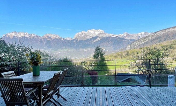 Saint-Jorioz House | Annecy - Villa with contemporary and quiet pool, mountain and lake view