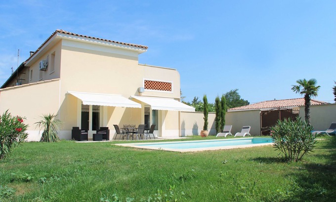 Orange Apartment | Annex of Provencal farmhouse with garden and private heated pool