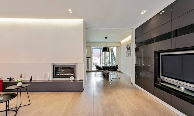 Historical Center Bruges House | Anny's Home - Spacious holiday home in city center