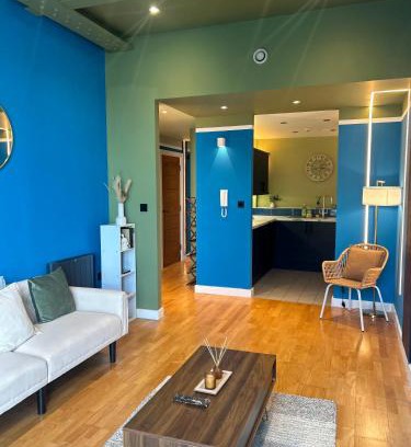 Manchester Apartment | AO Arena - Contemporary - MCR City Pad - Parking