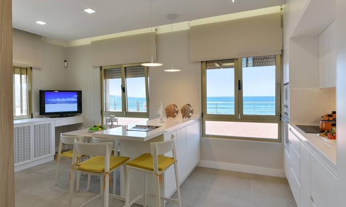 Las Palmas de Gran Canaria Apartment | Apartment Bolivia del Mar by VillaGranCanaria