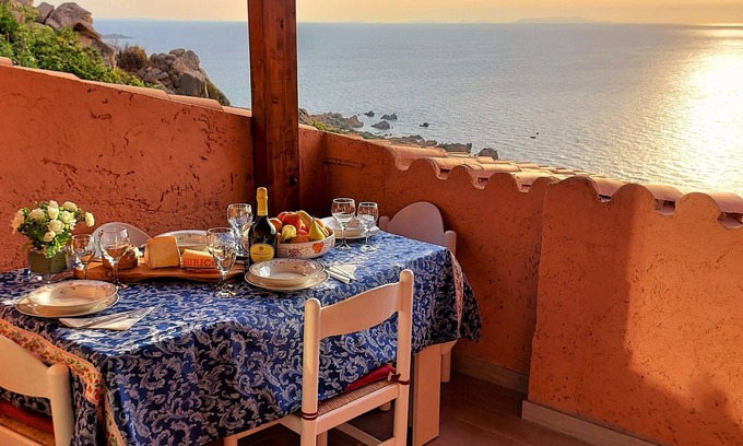 Costa Paradiso House | Apartment "of the violets "in the villa "Refuge of Seagulls"