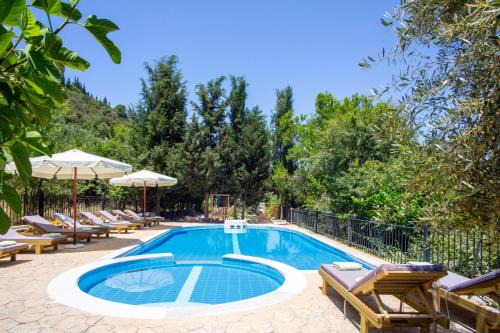 Asprogerakata Villa | Apanema Mindfulness with Heated Pool, Sauna and Ultra Fast WiFi