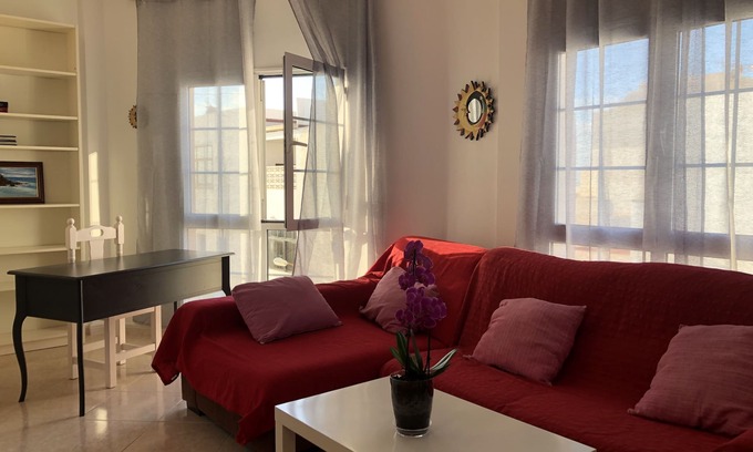 Gran Tarajal Apartment | Apartment next to the beach with free Wifi, SAT TV, sea views