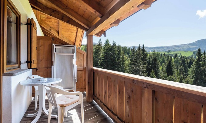 Castelrotto Apartment | Apartment "Ferienparadies Sabina Föhre" in the Nature Reserve directly on the Alpe di Siusi