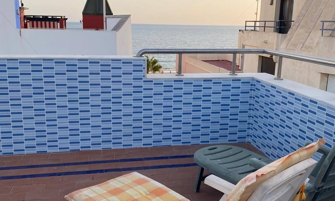 Rota Apartment | Apartamento 2 Dormitorios Playa DE LA Costilla. Solarium - Barbacoa Privado