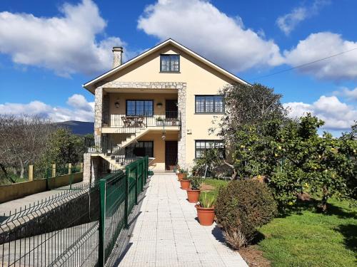Caldas de Reis Apartment | Apartamento AS CARBALLAS