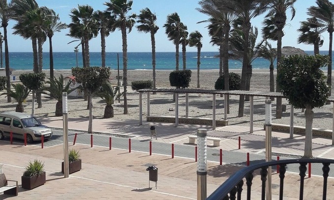 Carboneras Apartment | Apartamento céntrico en primera línea de Playa con vistas al mar