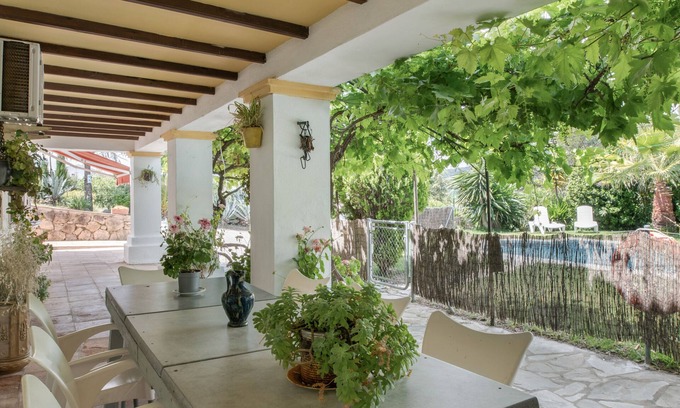 Arriate Apartment | "Apartamento Cantarrana 2" with mountain views, pool, Wi-Fi, and air conditioning