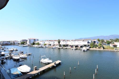 Empuriabrava Apartment | Apartamento con vistas canal ref 114