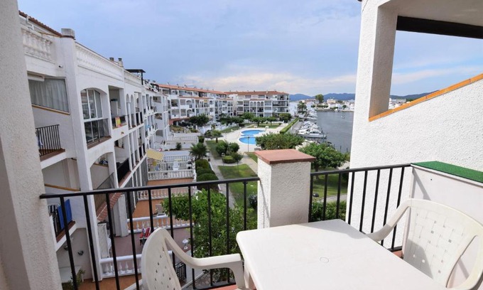 Castello d'Empuries Apartment | apartamento con vistas al lago ref 62