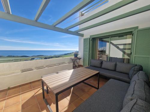 San Roque Apartment | Apartamento Golf de Lujo en Alcaidesa Vista al Mar