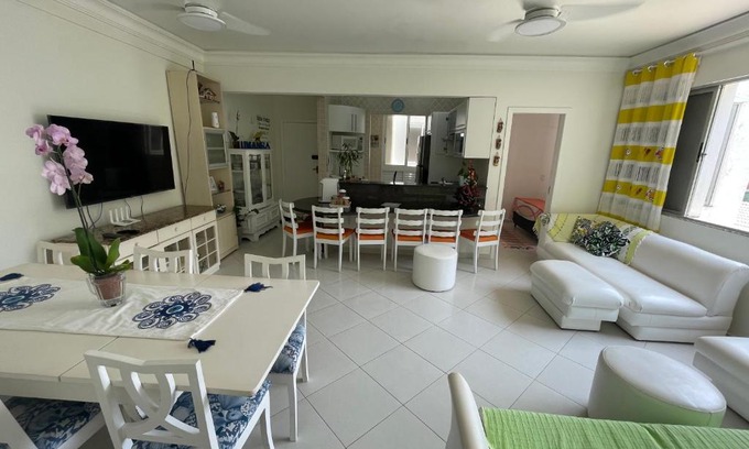 Matinhos Apartment | Apartamento Maré Mansa a 30 metros da praia Mansa em Caiobá com Wifi