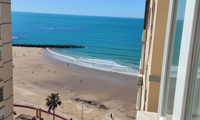 Cadiz Condo | Apartamento Playa Santa María del Mar. Primera Línea de Playa