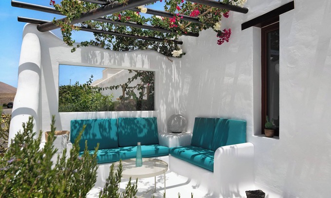 Arrecife Apartment | Apartamento "Romero" with Sea View, Garden, Terrace & Wi-Fi