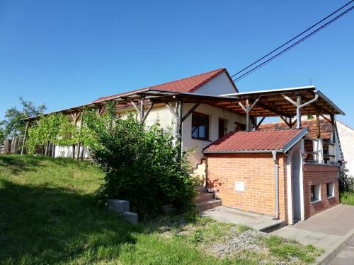 Jevisovka House | Apartmán s vinným sklepem Four Grapes