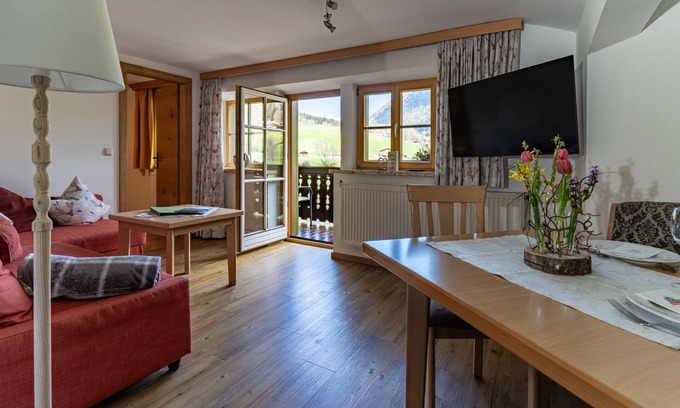Ramsau bei Berchtesgaden Apartment | Apartment no. 6, 1-4 persons, 60 sqm, balcony, W-LAN, 1 bedroom and 1 children's bedroom