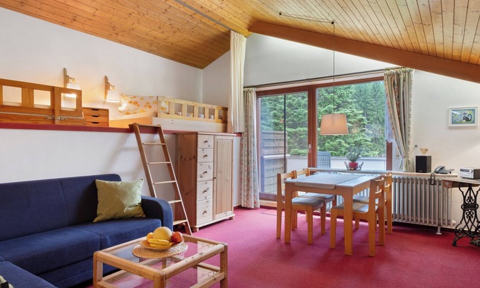 Schoenwald Apartment | Apartment 1 'Eule, 42qm' with Balcony and Wi-Fi