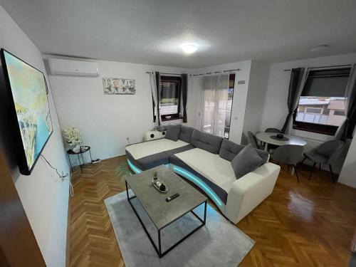 Canton 10 Apartment | Apartman Deja vu