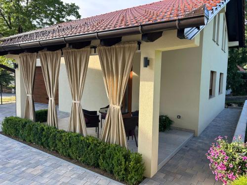 Canton 10 Apartment | Apartman Marin